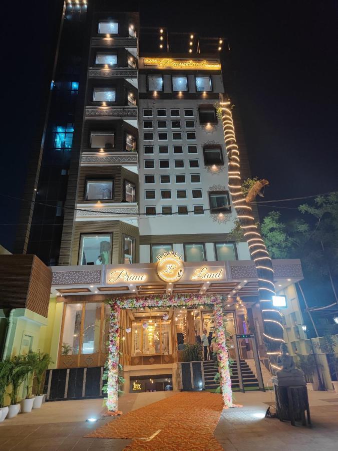 Prime Land Hotel Varanasi Exterior foto
